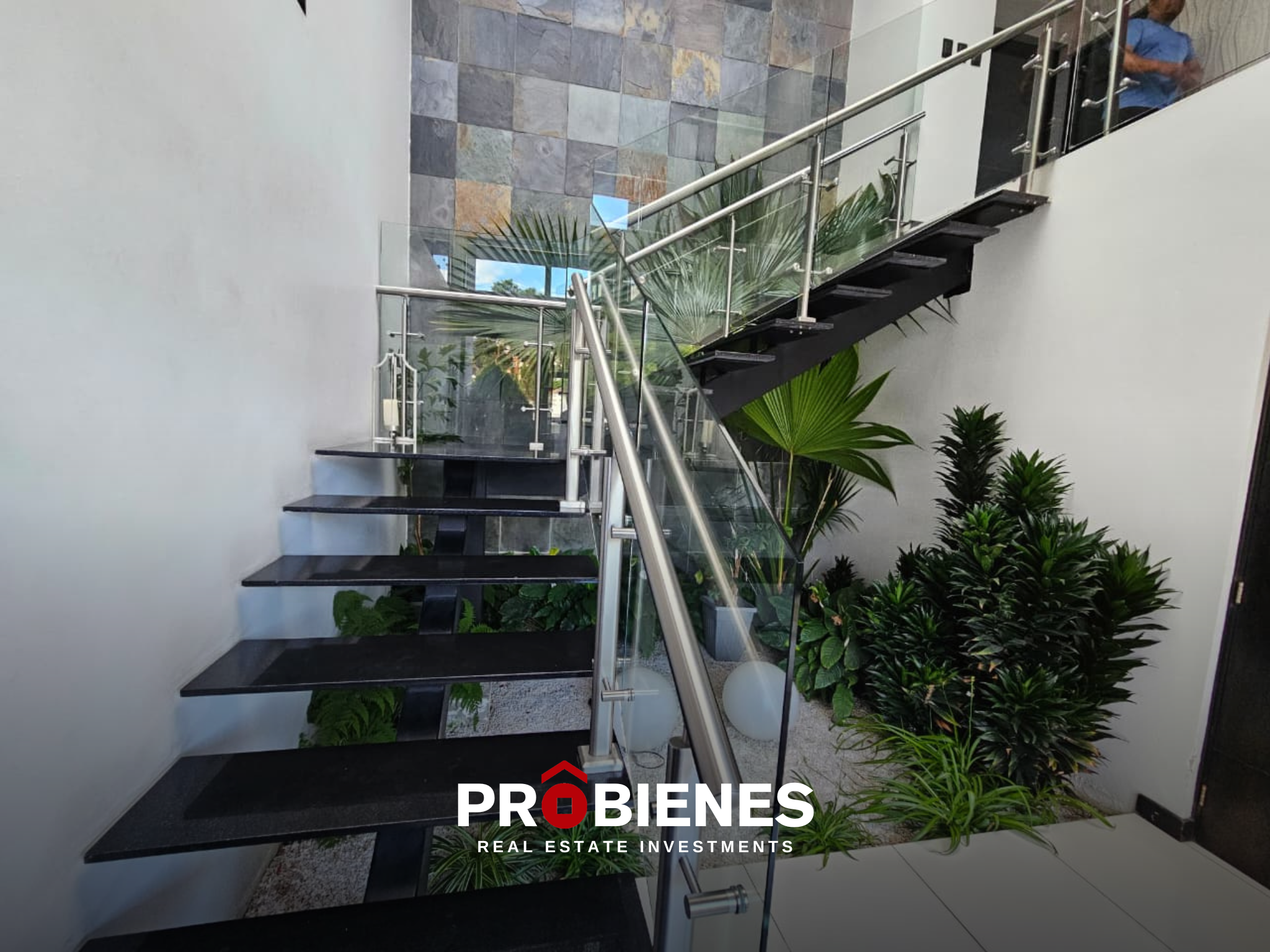 Casa en venta | Residencial La Montaña zona 16 - Image 2